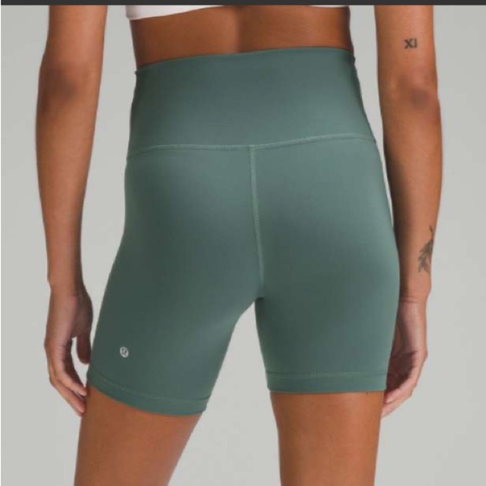 Lululemon Wunder Train High-Rise Short 6" Size 8